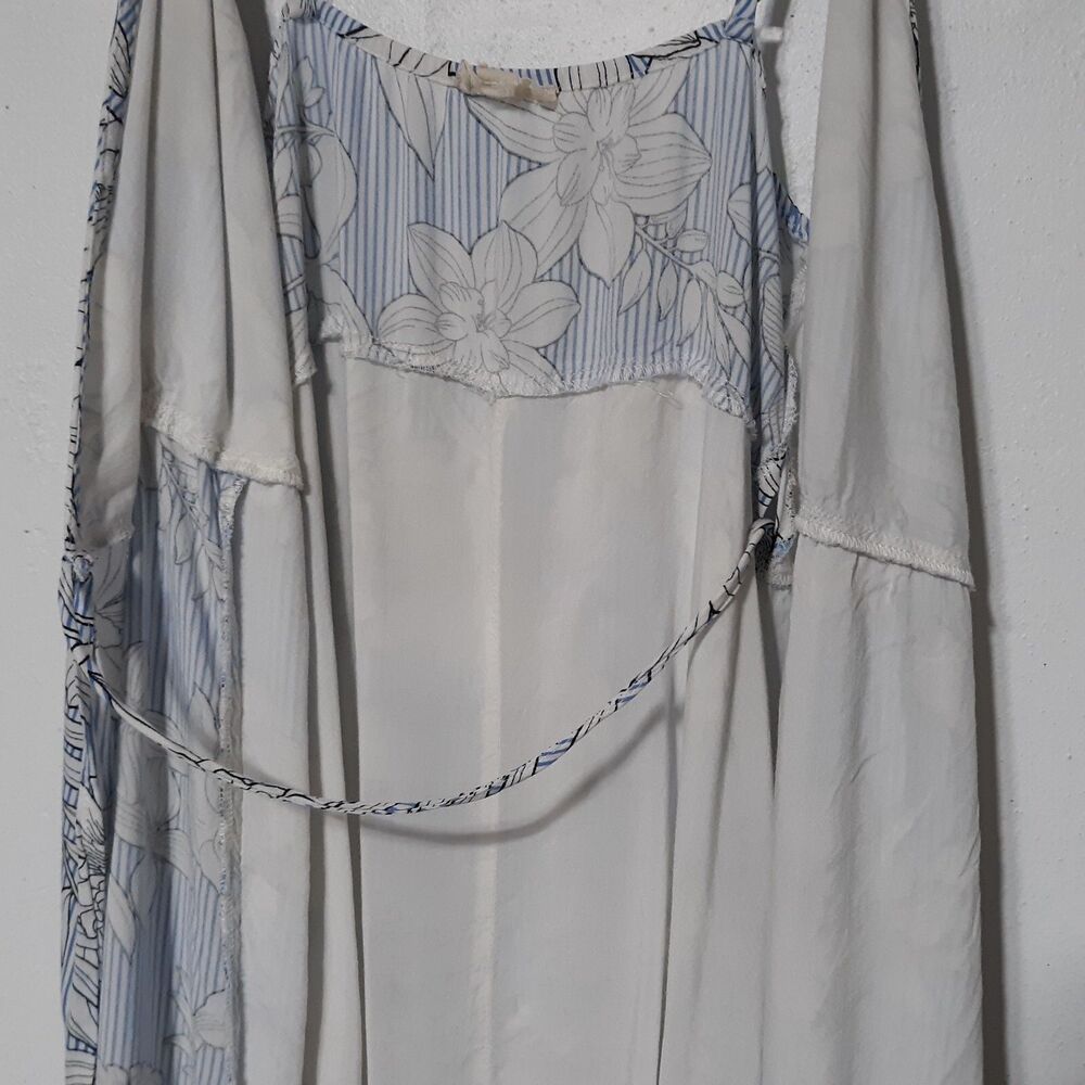 Hem & Thread Blue and White Floral Maxi Dress - Picture 7 of 12